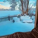 Forest Chalet, Famous Areas Around Us, 15 Min To Of Salzburg, Mountainview, Panorama Sauna, Bath Whirlpool, Fire Pit In Garden Up To 10 P Casa de Férias *