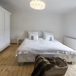 Forest Chalet, Famous Areas Around Us, 15 Min To Of Salzburg, Mountainview, Panorama Sauna, Bath Whirlpool, Fire Pit In Garden Up To 10 P Casa de Férias Golling an der Salzach