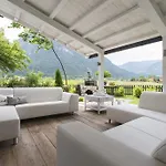Forest Chalet, Famous Areas Around Us, 15 Min To Of Salzburg, Mountainview, Panorama Sauna, Bath Whirlpool, Fire Pit In Garden Up To 10 P * Golling an der Salzach