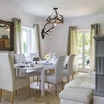 Forest Chalet, Famous Areas Around Us, 15 Min To Of Salzburg, Mountainview, Panorama Sauna, Bath Whirlpool, Fire Pit In Garden Up To 10 P Casa de Férias Golling an der Salzach