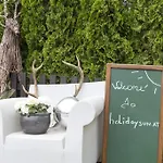 Forest Chalet, Famous Areas Around Us, 15 Min To Of Salzburg, Mountainview, Panorama Sauna, Bath Whirlpool, Fire Pit In Garden Up To 10 P Casa de Férias Golling an der Salzach