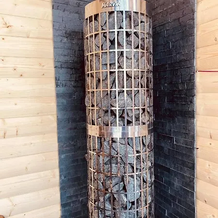 Forest Chalet, Famous Areas Around Us, 15 Min To Of Salzburg, Mountainview, Panorama Sauna, Bath Whirlpool, Fire Pit In Garden Up To 10 P *