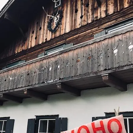 Forest Retreat: Mountain Views, Sauna & Garden Oasis Golling an der Salzach