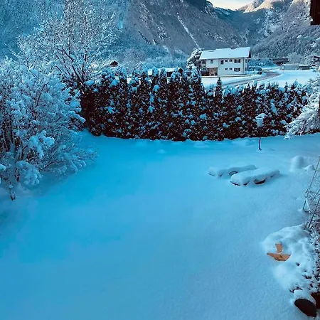 Forest Retreat: Mountain Views, Sauna & Garden Oasis Holiday home Golling an der Salzach