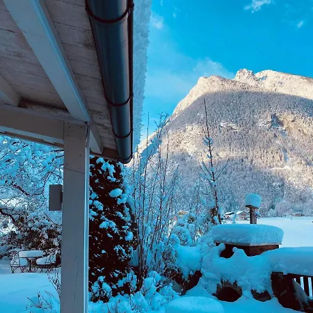 Forest Chalet, Famous Areas Around Us, 15 Min To Of Salzburg, Mountainview, Panorama Sauna, Bath Whirlpool, Fire Pit In Garden Up To 10 P *