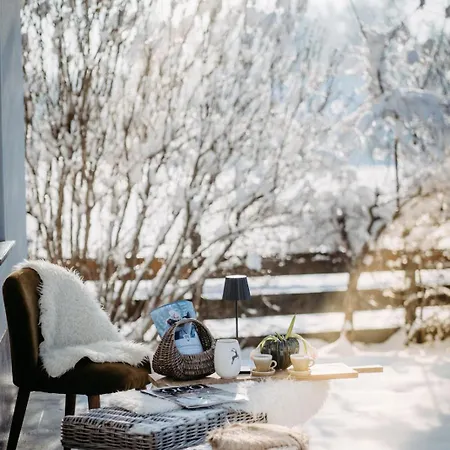 펜션 Forest Chalet, Famous Areas Around Us, 15 Min To Of Salzburg, Mountainview, Panorama Sauna, Bath Whirlpool, Fire Pit In Garden Up To 10 P 골링안데살자흐