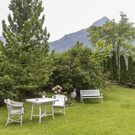 Forest Chalet, Famous Areas Around Us, 15 Min To Of Salzburg, Mountainview, Panorama Sauna, Bath Whirlpool, Fire Pit In Garden Up To 10 P *