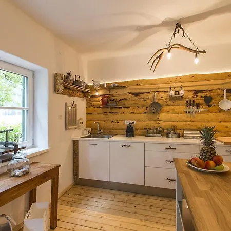 Forest Chalet, Famous Areas Around Us, 15 Min To Of Salzburg, Mountainview, Panorama Sauna, Bath Whirlpool, Fire Pit In Garden Up To 10 P 度假居 *