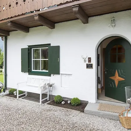 Forest Chalet, Famous Areas Around Us, 15 Min To Of Salzburg, Mountainview, Panorama Sauna, Bath Whirlpool, Fire Pit In Garden Up To 10 P *