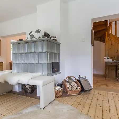 Holiday home Forest Retreat: Mountain Views, Sauna & Garden Oasis