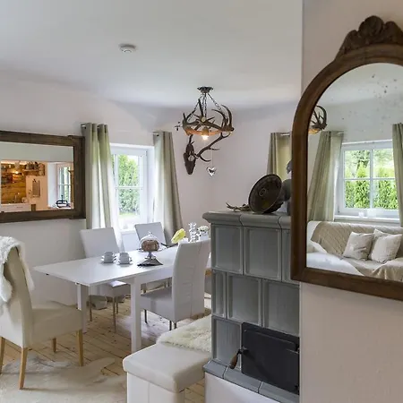 Forest Retreat: Mountain Views, Sauna & Garden Oasis Golling an der Salzach