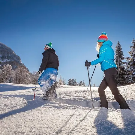 Forest Chalet, Famous Areas Around Us, 15 Min To Of Salzburg, Mountainview, Panorama Sauna, Bath Whirlpool, Fire Pit In Garden Up To 10 P Vakantiehuis *