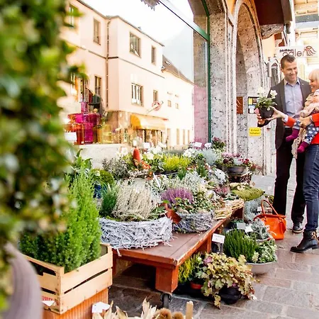 Forest Chalet, Famous Areas Around Us, 15 Min To Of Salzburg, Mountainview, Panorama Sauna, Bath Whirlpool, Fire Pit In Garden Up To 10 P 度假居 *