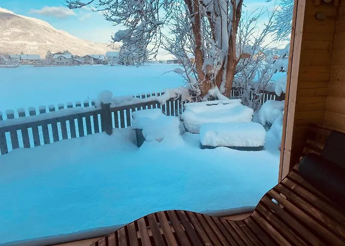 Forest Chalet, Famous Areas Around Us, 15 Min To Of Salzburg, Mountainview, Panorama Sauna, Bath Whirlpool, Fire Pit In Garden Up To 10 P 펜션 *