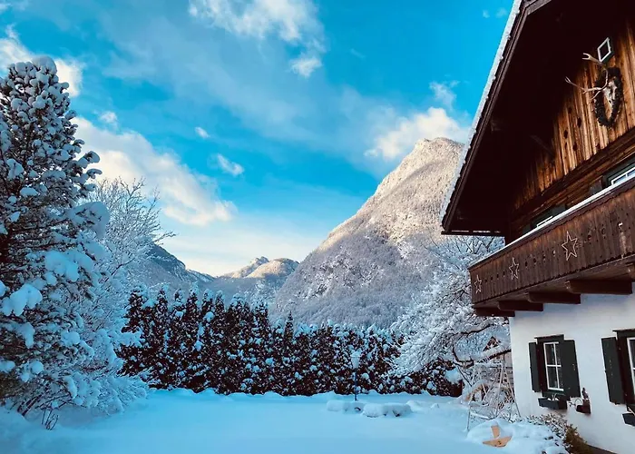 Forest Chalet, Famous Areas Around Us, 15 Min To Of Salzburg, Mountainview, Panorama Sauna, Bath Whirlpool, Fire Pit In Garden Up To 10 P * 골링안데살자흐