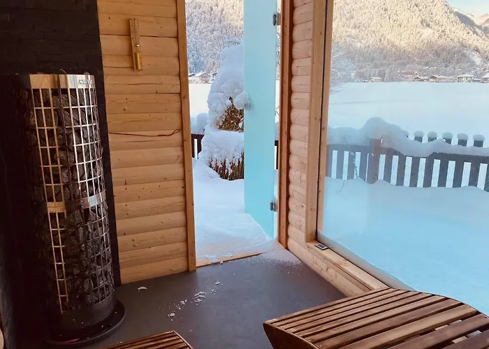 Forest Chalet, Famous Areas Around Us, 15 Min To Of Salzburg, Mountainview, Panorama Sauna, Bath Whirlpool, Fire Pit In Garden Up To 10 P 펜션