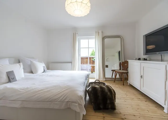 Forest Chalet, Famous Areas Around Us, 15 Min To Of Salzburg, Mountainview, Panorama Sauna, Bath Whirlpool, Fire Pit In Garden Up To 10 P 펜션