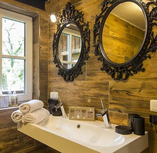 Forest Chalet, Famous Areas Around Us, 15 Min To Of Salzburg, Mountainview, Panorama Sauna, Bath Whirlpool, Fire Pit In Garden Up To 10 P 펜션