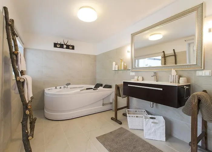 Forest Chalet, Famous Areas Around Us, 15 Min To Of Salzburg, Mountainview, Panorama Sauna, Bath Whirlpool, Fire Pit In Garden Up To 10 P 골링안데살자흐